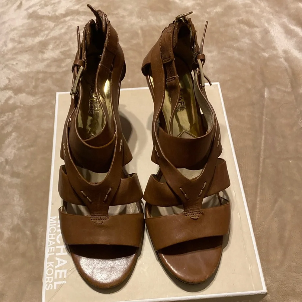 MICHAEL KORS ZOE SANDALS - Picture 2 of 14